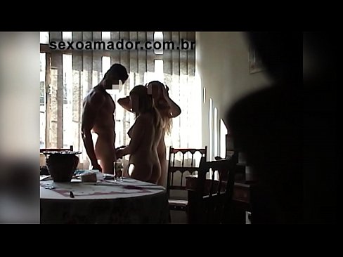 ❤️ Seksualni prijatelji pozivaju divovskog muškarca i trojku s njim ️ Seks video u pornografiji hr.porngifer.ru ﹏